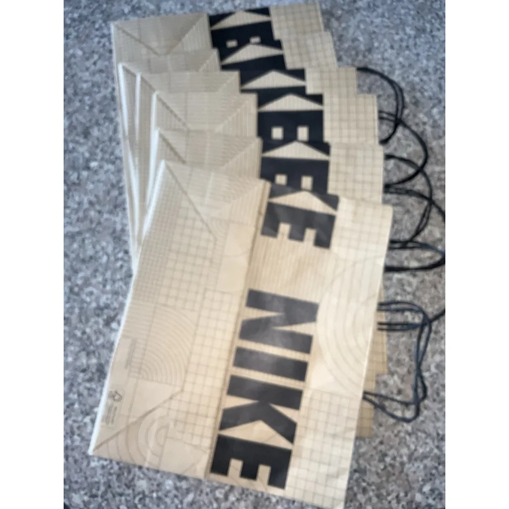 8 NIKE paper shopping LOGO bag  16